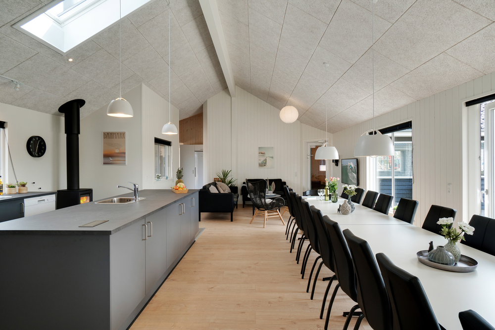 Der Aufenthaltsraum bietet Platz für 20 Personen, wenn ihr das Ferienhaus 457 in Westjütland besucht.