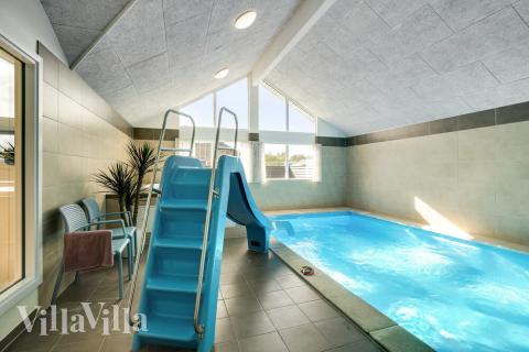 Der schicke Pool im Luxusferienhaus Nr. 458 für 18 Personen