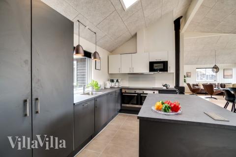 Die Küche in dem Luxusferienhaus Nr. 458 ist so gut ausgestattet, dass man problemlos Mahlzeiten für 18 Personen zubereiten kann.