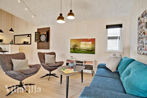 Das Luxusferienhaus 473 für 18 Personen hat einen großen Aktivitätsraum mit u. a. Billard und Darts