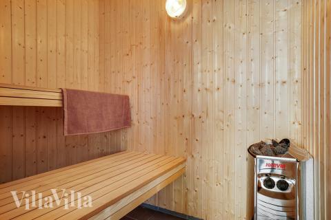 Genießen Sie die heiße Sauna im Luxusferienhaus Nr. 473 für 18 Personen