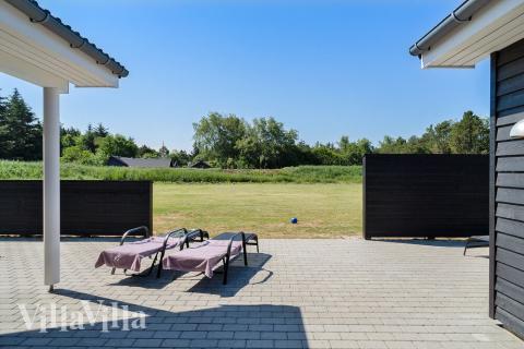 Große Terrasse am Luxusferienhaus Nr. 473 in Westjütland.