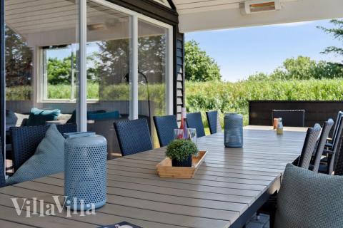 Das Luxusferienhaus Nr. 473 hat eine tolle Terrasse, die mit hochwertigen Gartenmöbeln für 18 Personen ausgestattet ist.