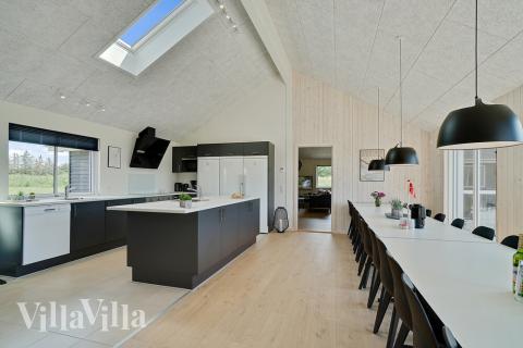 Die Küche in dem Luxusferienhaus Nr. 461 ist so gut ausgestattet, dass man problemlos Mahlzeiten für 24 Personen zubereiten kann.