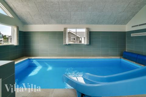 Der schicke Pool im Luxusferienhaus Nr. 461 für 24 Personen