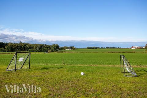 Neben den vielen schönen Stunden, die man im Poolbereich des Hauses verbringen kann, bietet das Luxusferienhaus 447 auch zahlreiche Freizeitangebote im Freien