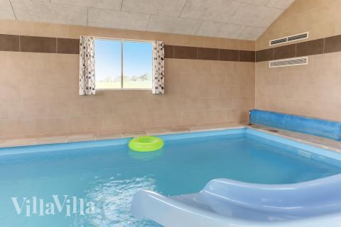 Der schicke Pool im Luxusferienhaus Nr. 447 für 24 Personen