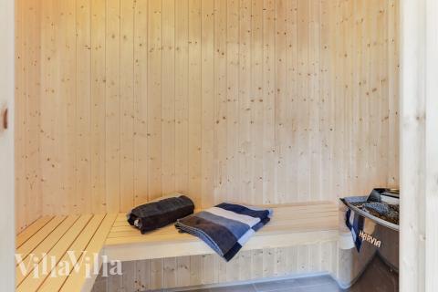 Genießen Sie die heiße Sauna im Luxusferienhaus Nr. 447 für 24 Personen