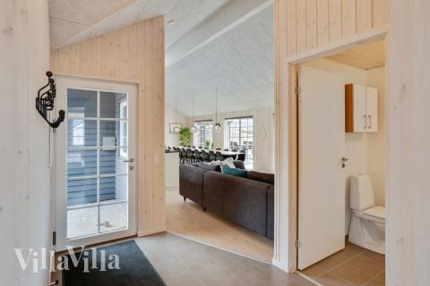 Der geräumige Eingangsbereich im Luxusferienhaus Nr. 465 in Westjütland