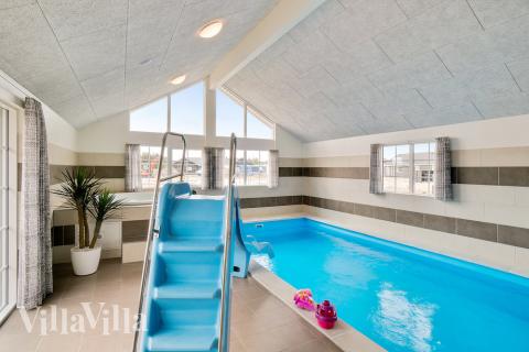 Der schicke Pool im Luxusferienhaus Nr. 465 für 20 Personen