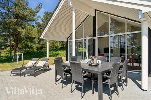 Genießen Sie einen Grillabend auf der Terrasse des Luxusferienhauses Nr. 449 in Bornholm