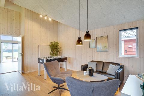 Das Luxusferienhaus 472 für 18 Personen hat einen großen Aktivitätsraum mit u. a. Billard und Darts