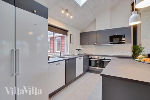 Die Küche in dem Luxusferienhaus Nr. 472 ist so gut ausgestattet, dass man problemlos Mahlzeiten für 18 Personen zubereiten kann.