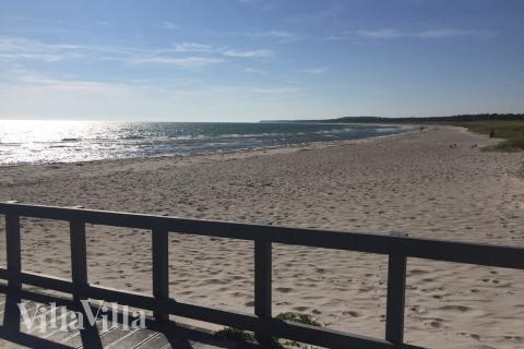 Der Strand in der Nähe von Luxusferienhaus Nr. 474 in Ostjütland lädt zum Spazierengehen ein.