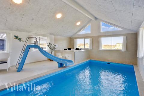 Der schicke Pool im Luxusferienhaus Nr. 476 für 20 Personen