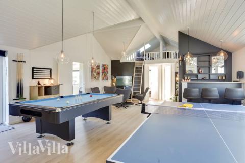 Neben den vielen schönen Stunden, die man im Poolbereich des Hauses verbringen kann, bietet das Luxusferienhaus 476 auch Spielevergnügen bei Billard/Tischtennis und Darts