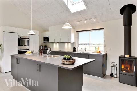 Die Küche im Luxusferienhaus Nr. 445 ist gut eingerichtet.