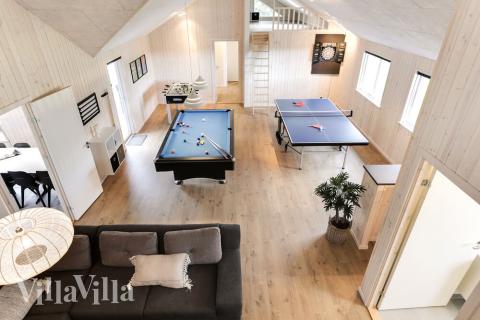 Aktivitätsraum im Luxusferienhaus Nr. 445 mit 8 Schlafzimmern und Platz für 20 Gäste.