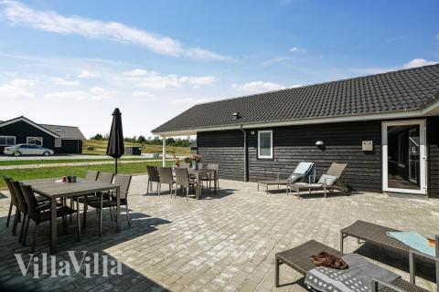 Große Terrasse am Luxusferienhaus Nr. 451 in Ostjütland.