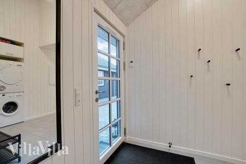 Der geräumige Eingangsbereich im Luxusferienhaus Nr. 460 in Westjütland