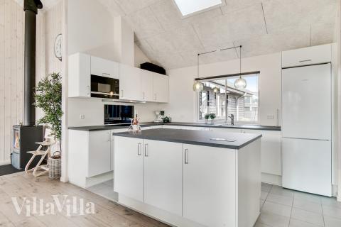 Die Küche in dem Luxusferienhaus Nr. 464 ist so gut ausgestattet, dass man problemlos Mahlzeiten für 16 Personen zubereiten kann.