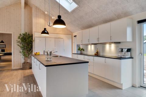 Die Küche in dem Luxusferienhaus Nr. 462 ist so gut ausgestattet, dass man problemlos Mahlzeiten für 26 Personen zubereiten kann.