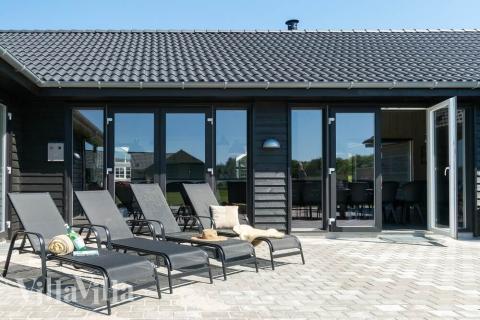 Auf der Terrasse des Ferienhauses Nr. 462 ist Platz für 26 Personen.