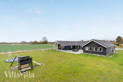 Dieses schöne Poolhaus Nr. 468 mit Platz für 20 Personen liegt in Lolland/Falster/Mön