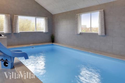 Der schicke Pool im Luxusferienhaus Nr. 469 für 22 Personen