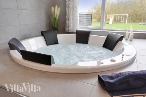 Genießen Sie den warmen Whirlpool im Luxusferienhaus Nr. 469 in Lolland/Falster/Mön