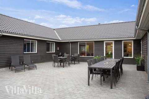 Große Terrasse am Luxusferienhaus Nr. 469 in Lolland/Falster/Mön.