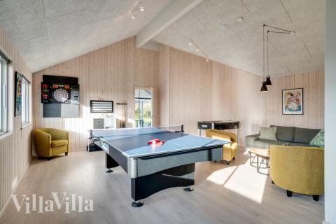 Das Luxusferienhaus 478 für 18 Personen hat einen großen Aktivitätsraum mit u. a. Billard und Darts