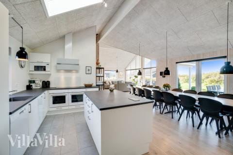 Die Küche in dem Luxusferienhaus Nr. 478 ist so gut ausgestattet, dass man problemlos Mahlzeiten für 18 Personen zubereiten kann.