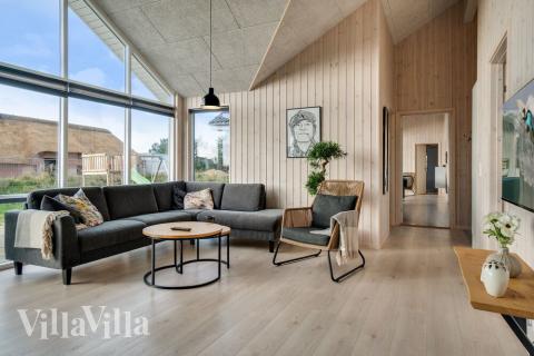 Die Couchecke im Luxusferienhaus Nr. 477 in Westjütland.