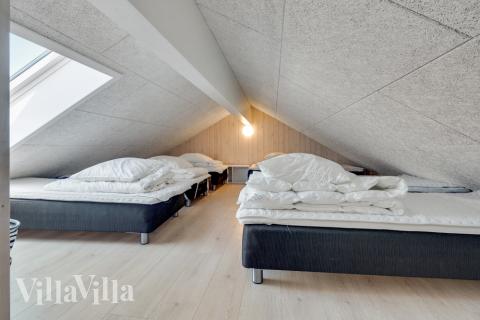 Einige der 24 Schlafgelegenheiten befinden sich im Luxusferienhaus Nr. 470 auf dem ausgebauten Dachboden