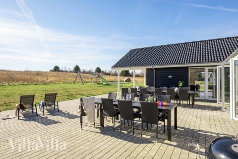 Große Terrasse am Luxusferienhaus Nr. 479 in Ostjütland.