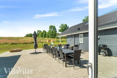 Das Luxusferienhaus Nr. 480 hat eine tolle Terrasse, die mit hochwertigen Gartenmöbeln für 24 Personen ausgestattet ist.