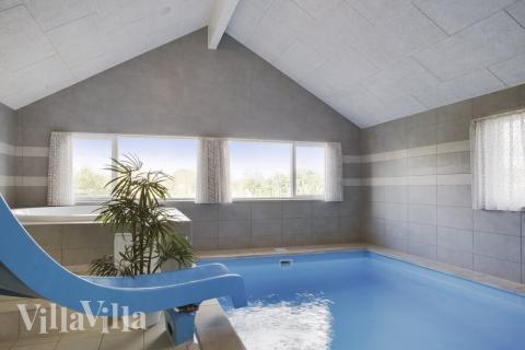 Der schicke Pool im Luxusferienhaus Nr. 481 für 16 Personen