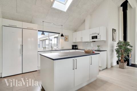 Die Küche in dem Luxusferienhaus Nr. 484 ist so gut ausgestattet, dass man problemlos Mahlzeiten für 18 Personen zubereiten kann.