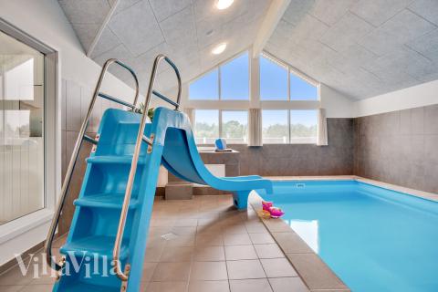 Der schicke Pool im Luxusferienhaus Nr. 484 für 18 Personen