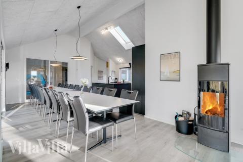 Aufenthaltsraum mit Platz für 20 im Luxusferienhaus Nr. 486.