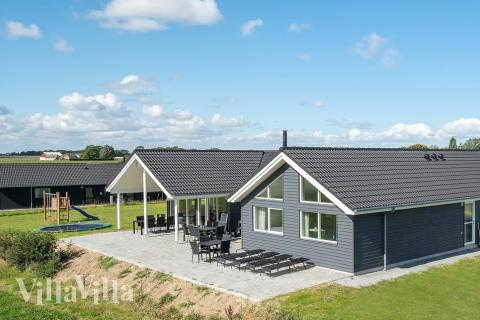 Dieses schöne Poolhaus Nr. 490 mit Platz für 18 Personen liegt in Lolland/Falster/Mön