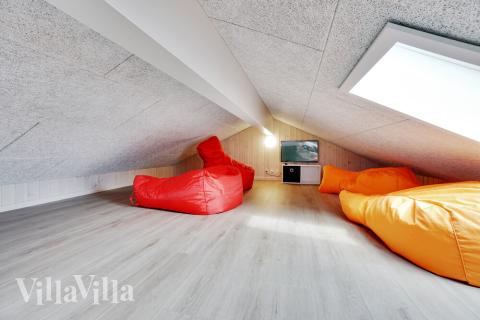 Einige der 26 Schlafgelegenheiten befinden sich im Luxusferienhaus Nr. 500 auf dem ausgebauten Dachboden