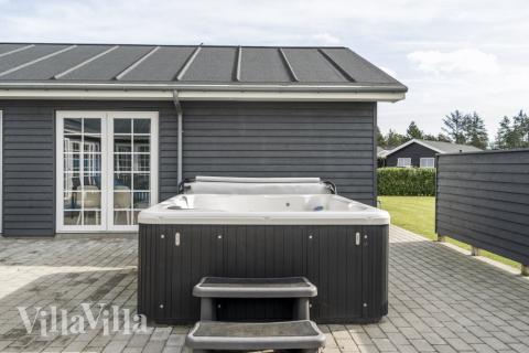 Das Luxusferienhaus Nr. 500 bietet u. a. einen tollen Whirlpool