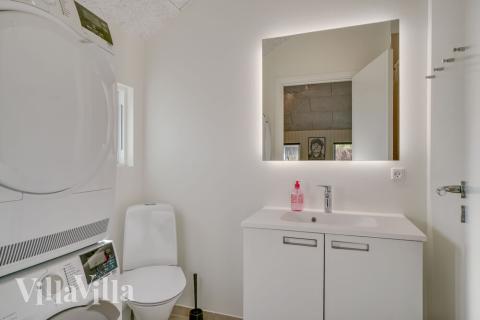 Im Luxusferienhaus Nr. 504 für 14 Personen gibt es Bad mit Dusche.