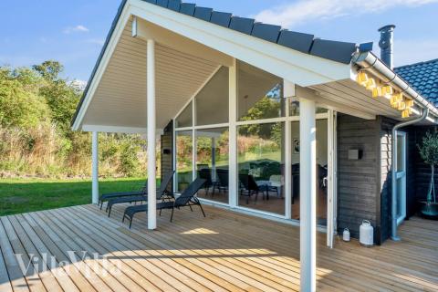 Auf der Terrasse des Ferienhauses Nr. 504 ist Platz für 14 Personen.