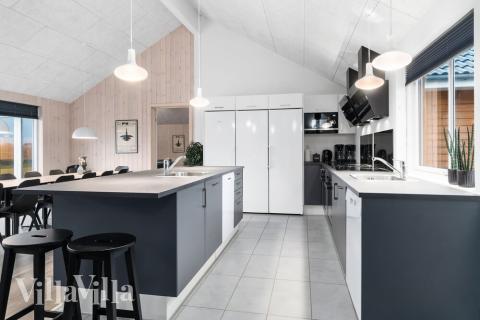 Die Küche in dem Luxusferienhaus Nr. 727 ist so gut ausgestattet, dass man problemlos Mahlzeiten für 24 Personen zubereiten kann.