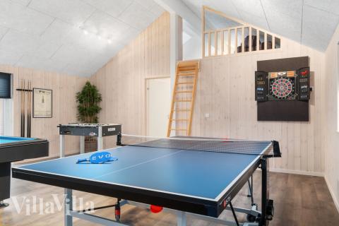 Neben den vielen schönen Stunden, die man im Poolbereich des Hauses verbringen kann, bietet das Luxusferienhaus 727 auch Spielevergnügen bei Billard/Tischtennis und Darts