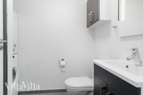 Eines der Badezimmer im Luxusferienhaus Nr. 727