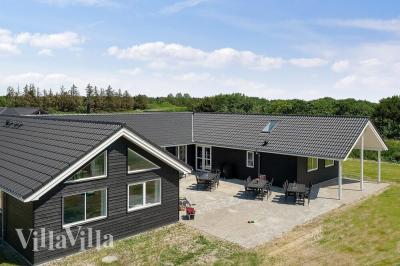 Dieses schöne Poolhaus Nr. 728 mit Platz für 24 Personen liegt in Deutschland
